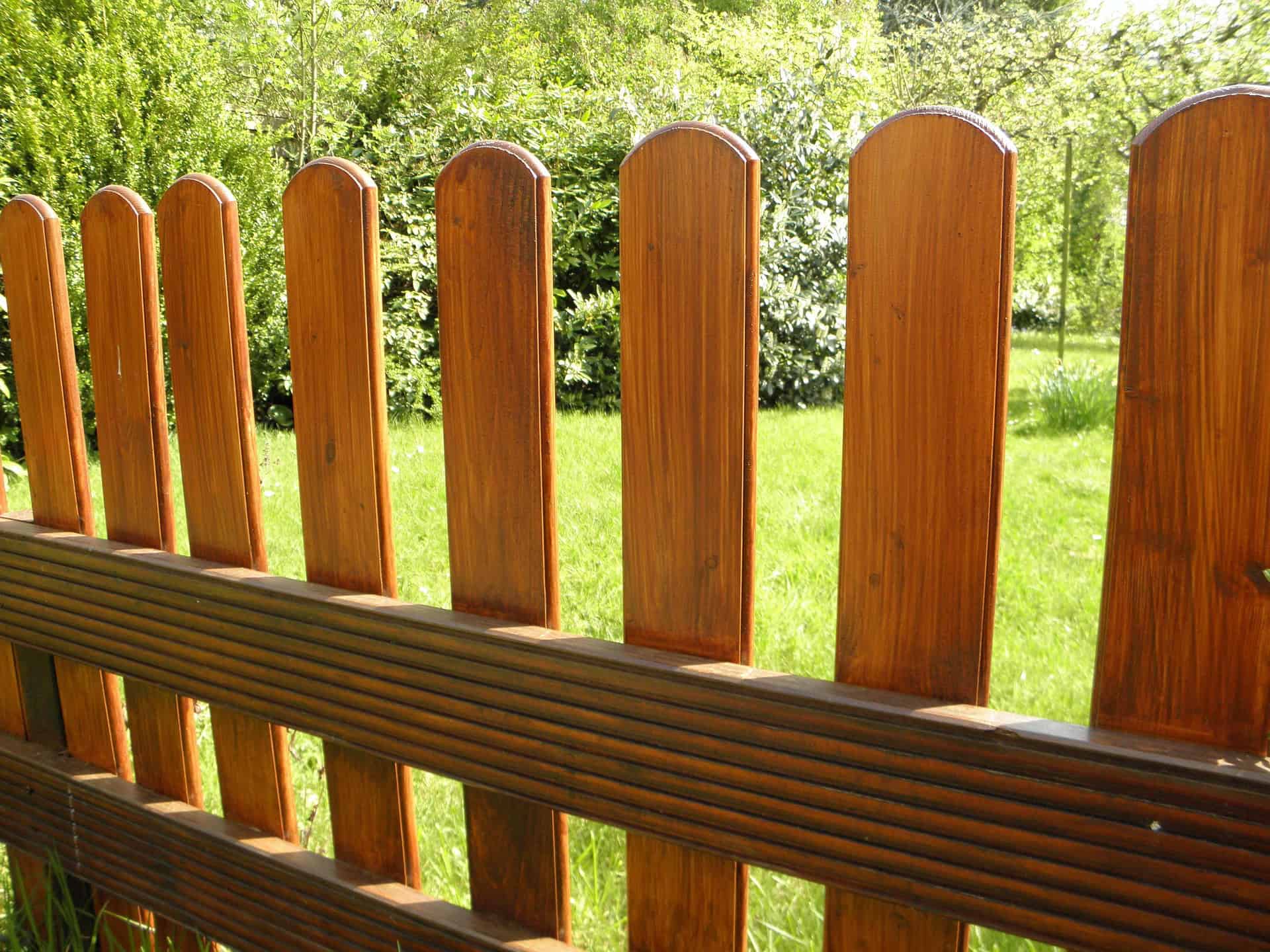 garden-fence-326616_1920